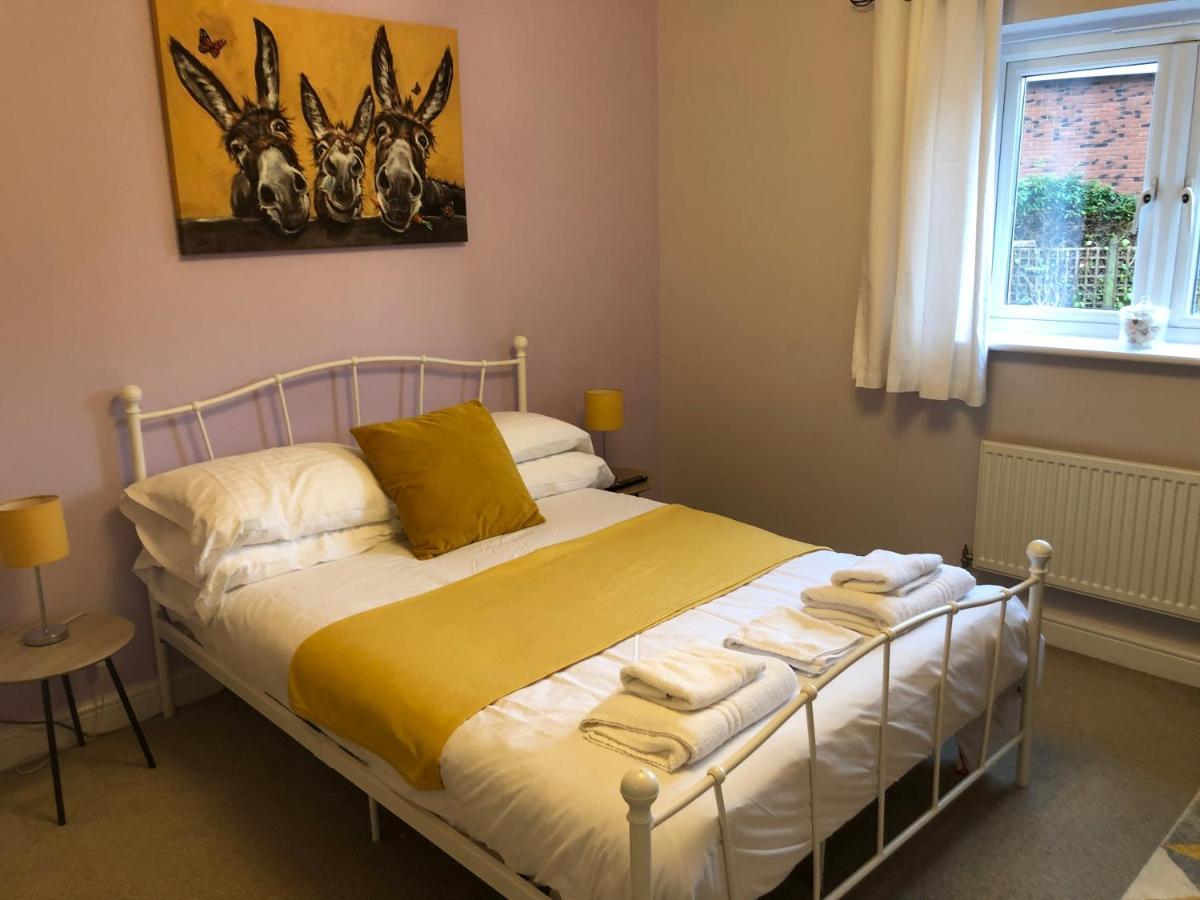 Cherry Tree House Веллингтон Экстерьер фото